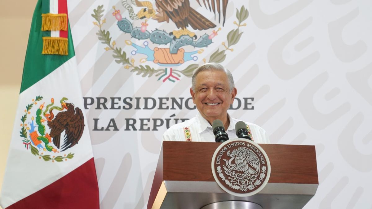 Aunque se disfracen, los corruptos ya no van a regresar, afirma AMLO