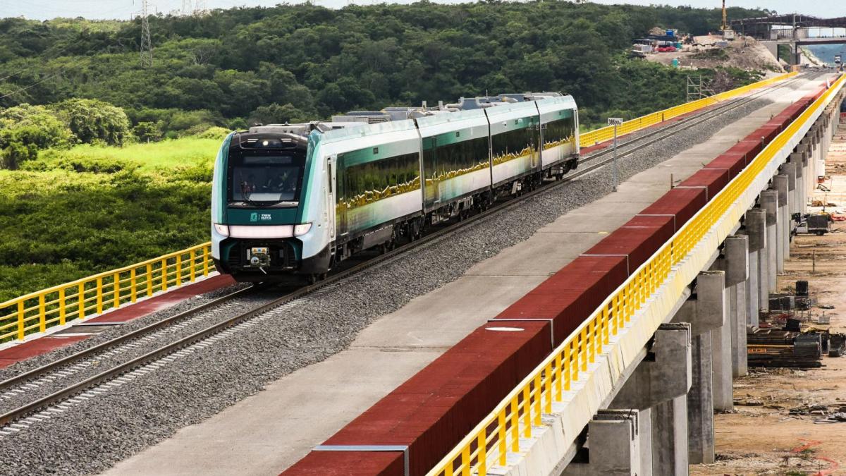 AMLO estrena el Tren Maya; realiza recorrido de supervisión de Campeche a Mérida