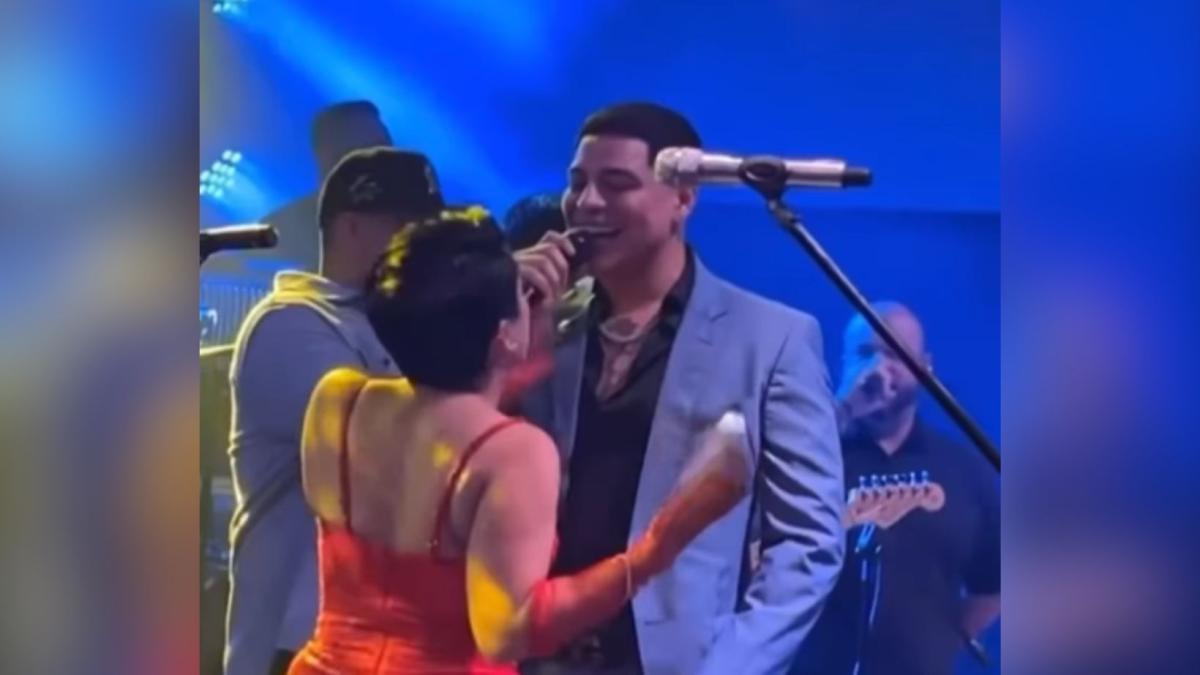 Eduin Caz le canta a su exesposa en su cumpleaños; 'tu amor es mi fortuna'