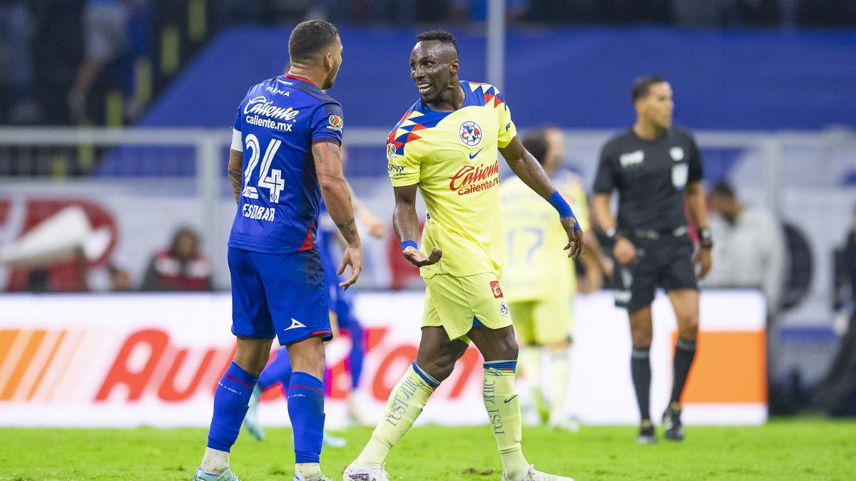 Cruz Azul vs América: Julián Quiñones le dice "Me la pelas" a Juan Escobar y el clásico termina caliente