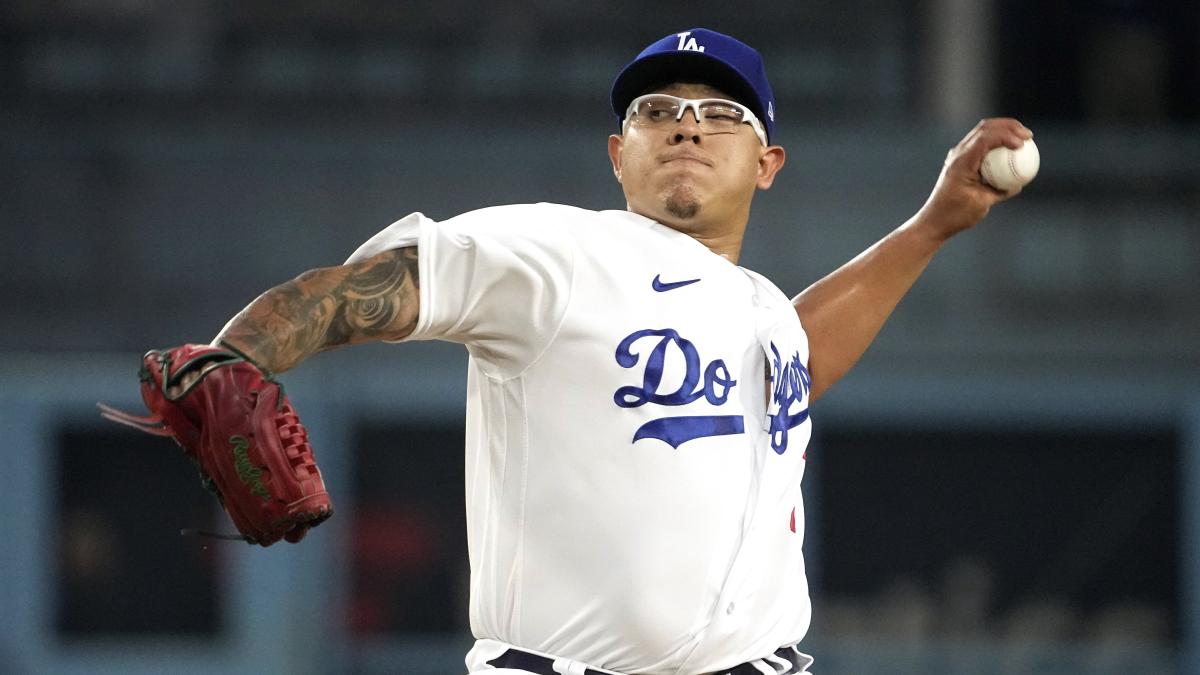 Julio Urías: Aficionadas de Dodgers se manifiestan contra el pitcher: "Las mujeres no se tocan"