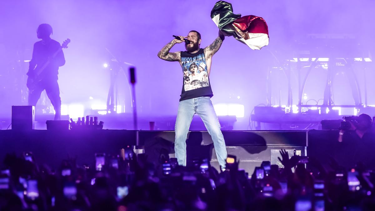 Post Malone emociona en el Foro Sol con playera de Peso Pluma y mucho hip hop