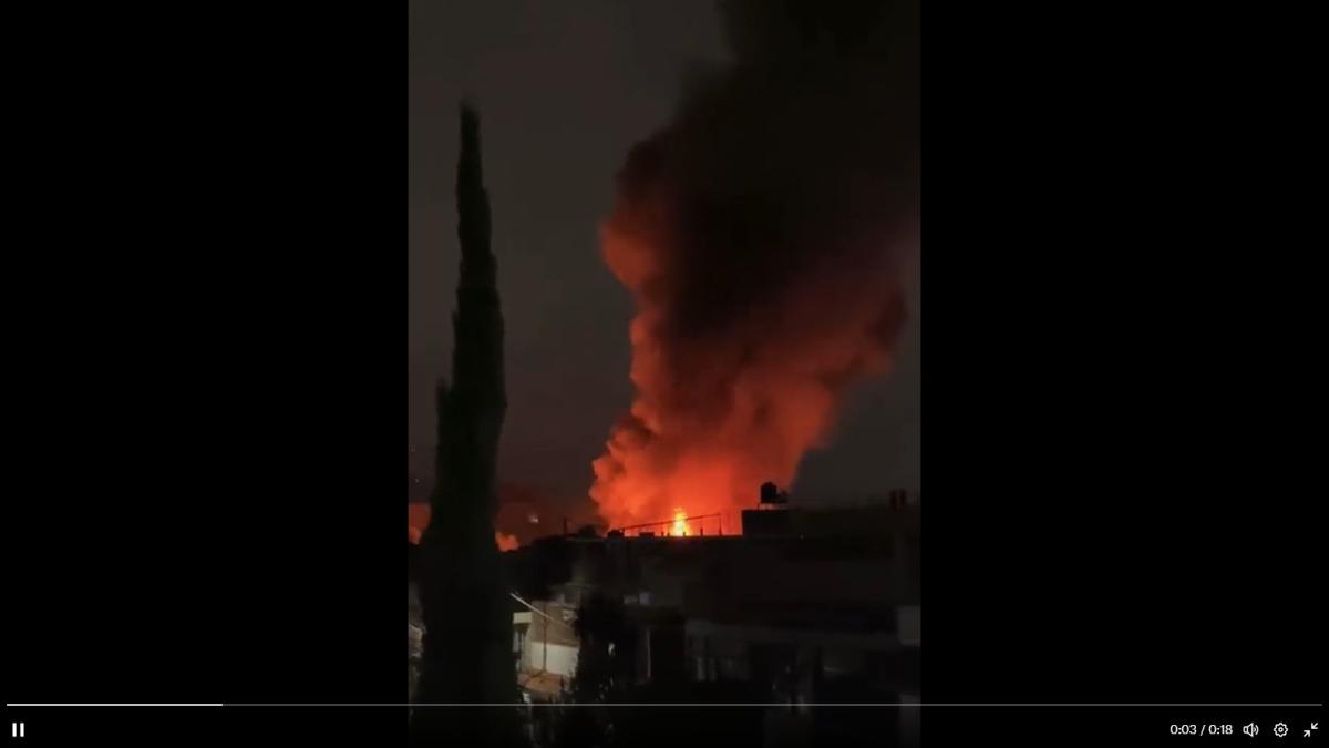 Fuerte incendio consume bodegas al norte de CDMX | VIDEO