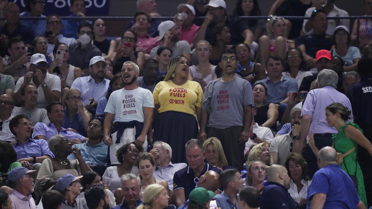 US Open: Protesta interrumpe semifinal entre Coco Gauff y Karolina Muchova (Video)