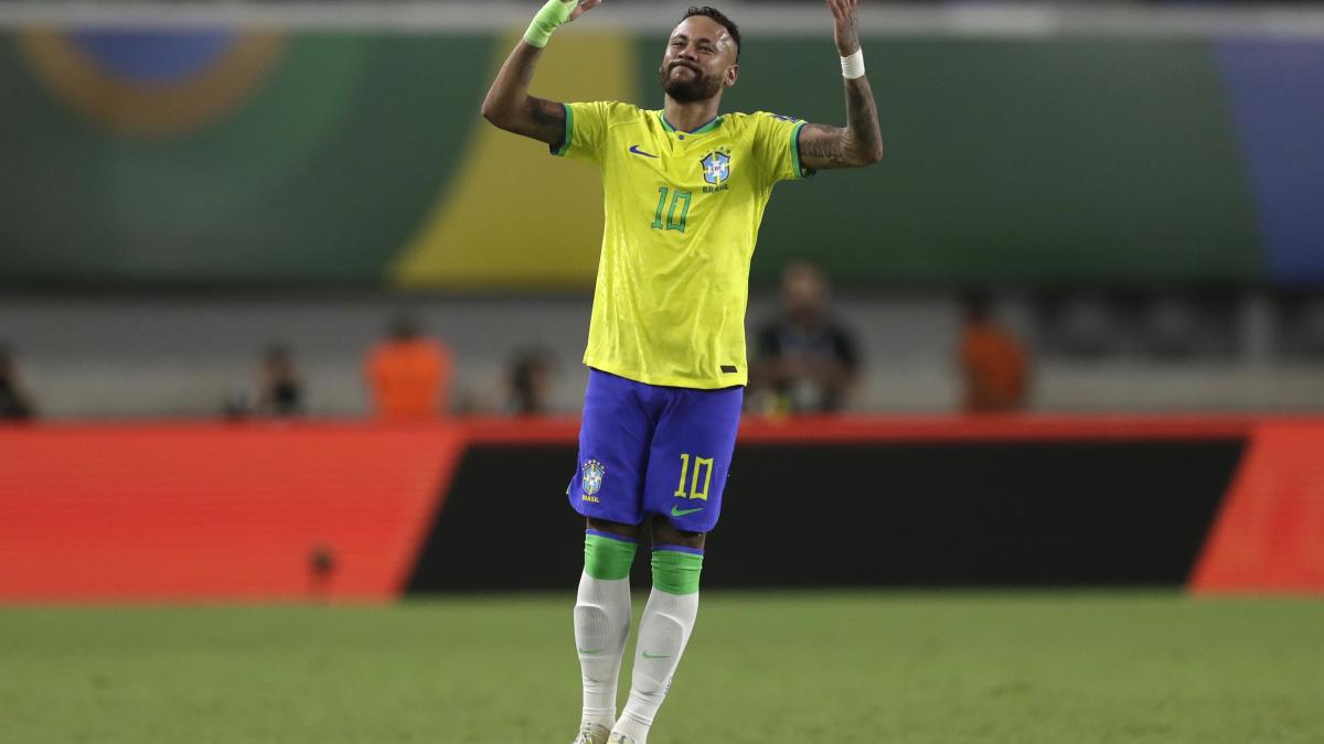 Neymar supera récord de goles de Pelé con Brasil y falla increíble penalti en triunfo sobre Bolivia