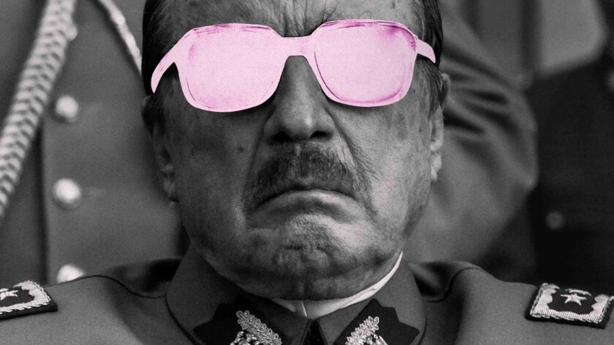 El Conde: ¿vale la pena ver la película en la que Augusto Pinochet es un vampiro?