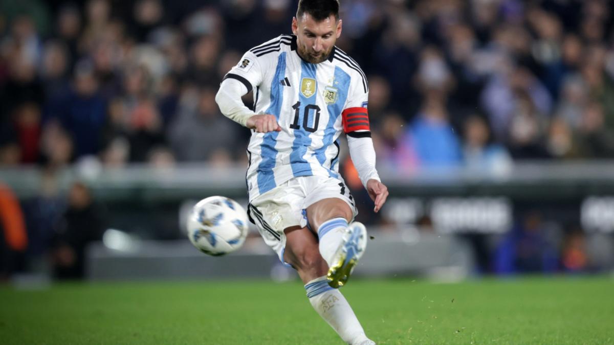 Lionel Messi y Argentina causan dudas al llegar a Bolivia con un artefacto que les ayudaría en su partido