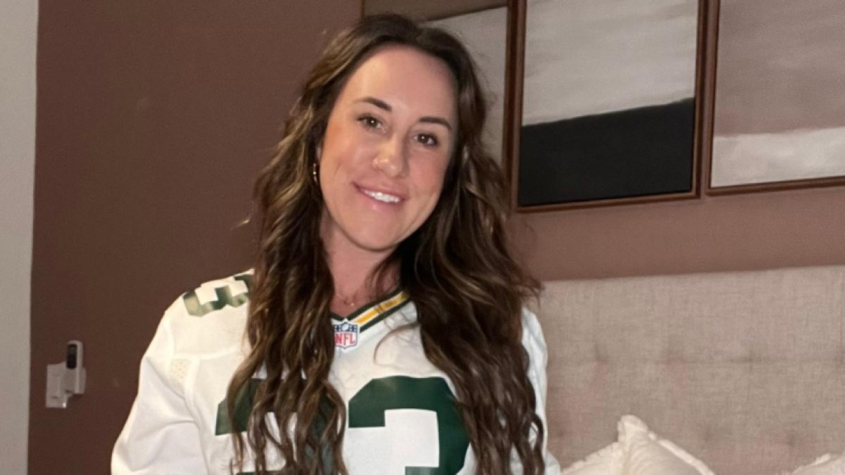 NFL | Chicago Bears: Michelle Rayne, fan número 1 de los Packers, consciente con poca ropa a sus seguidores