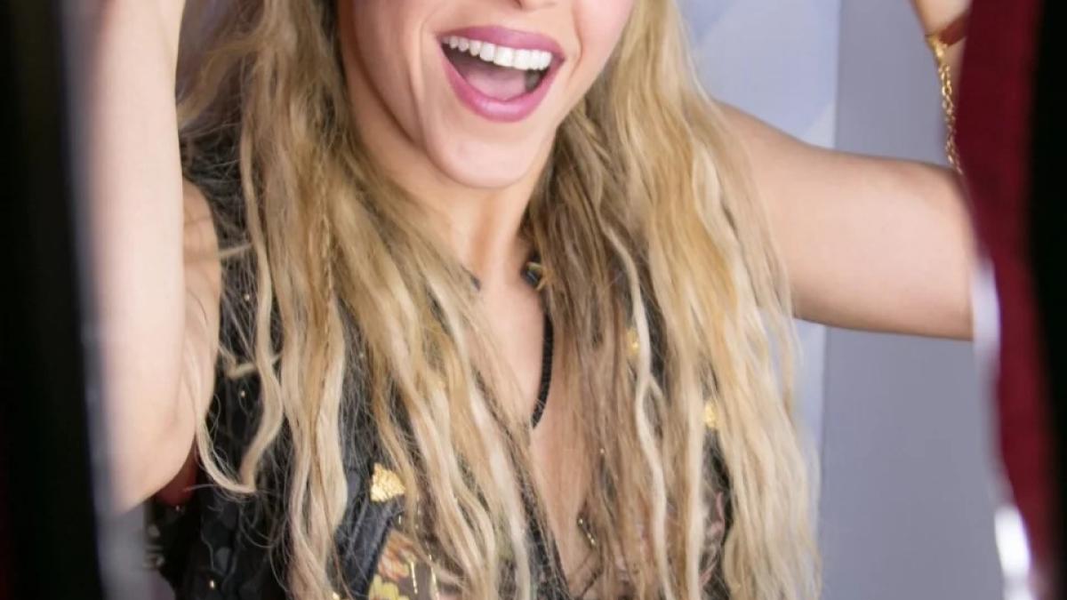 Reportera le dice vieja a Shakira y ella la acaba con una frase (VIDEO)