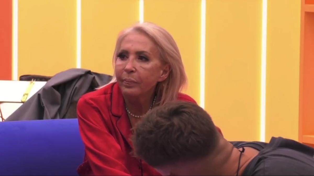 Laura Bozzo se quita la blusa sin pena en el Gran Hermano VIP: 'Me olvidé de las cámaras'