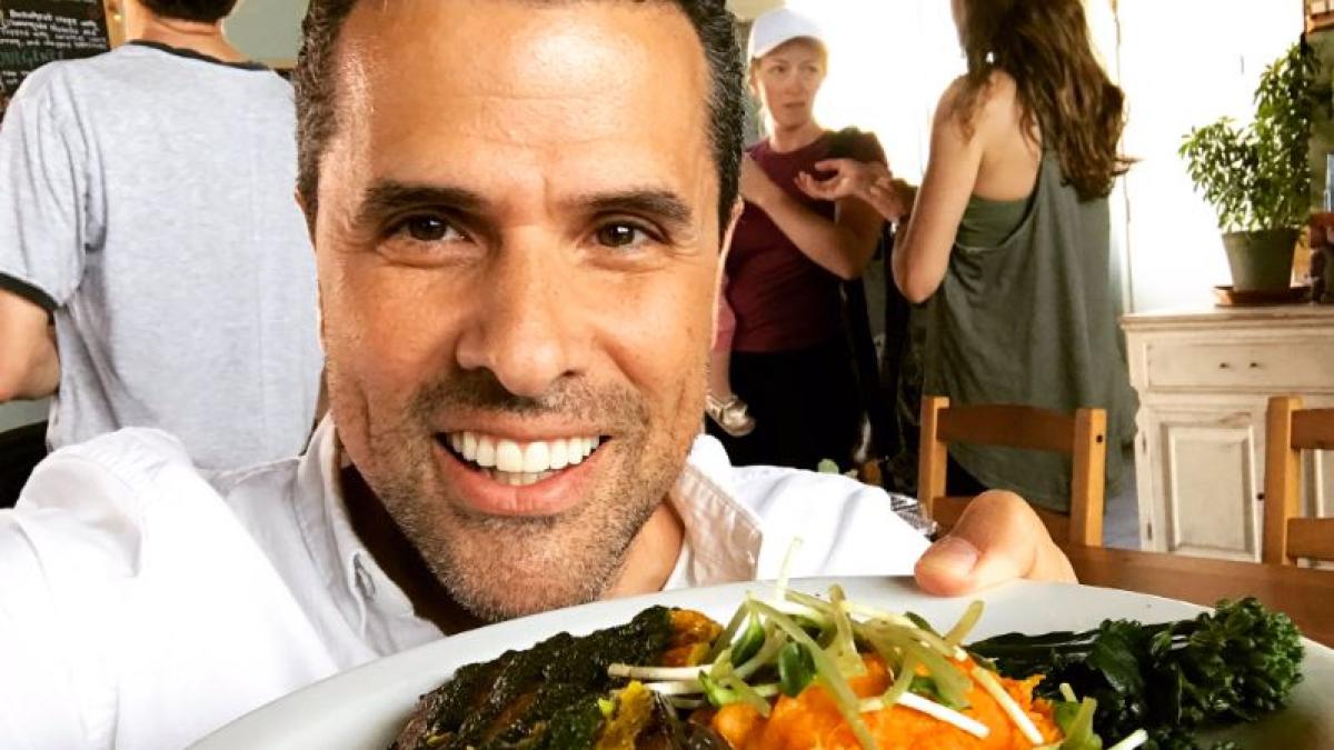 Marco Antonio Regil celebra 15 años de ser vegano: 'Era de los más carnívoros'