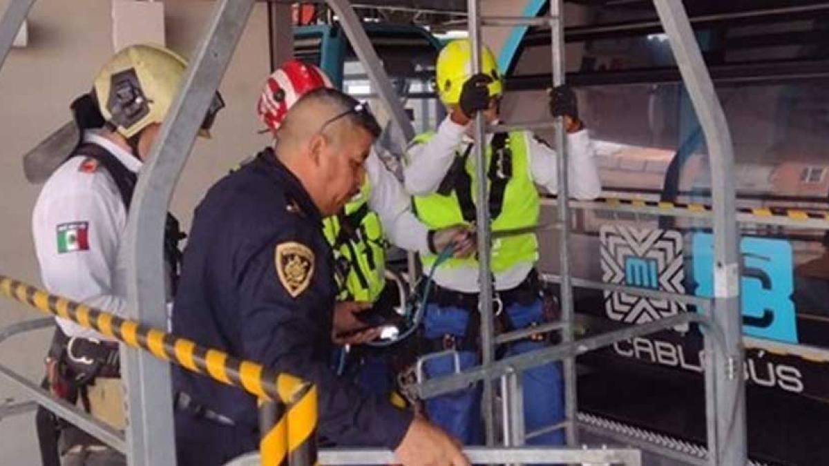 Hombre escala torre del Cablebús para intentar suicidarse, en la colonia Laguna Ticomán