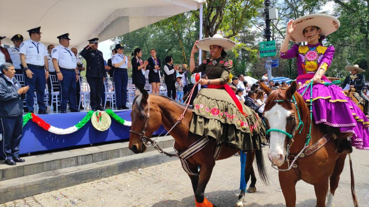 Cuajimalpa realiza desfile cívico por el CCXIII aniversario del inicio de la Independencia en México