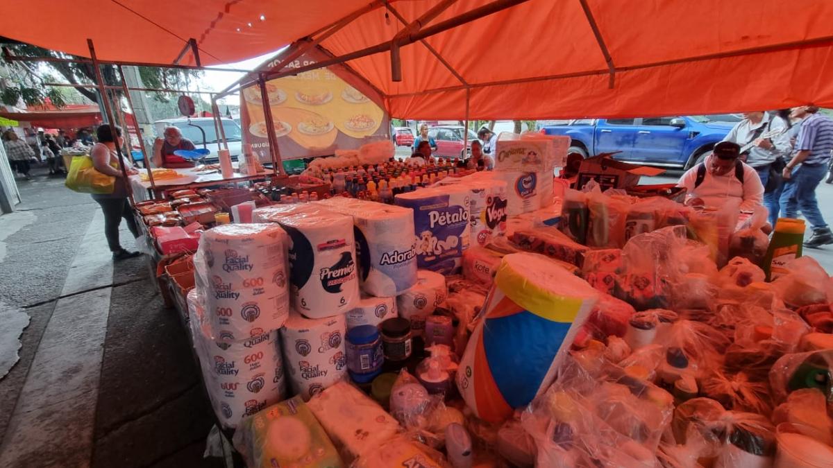 Medicamentos controlados, con venta libre en tianguis de CDMX