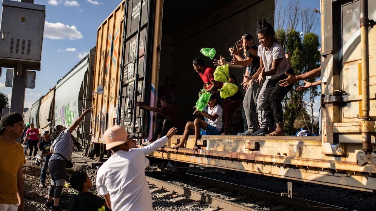 Ferromex e INM acuerdan 15 acciones para el sistema ferroviario y disuadir a migrantes