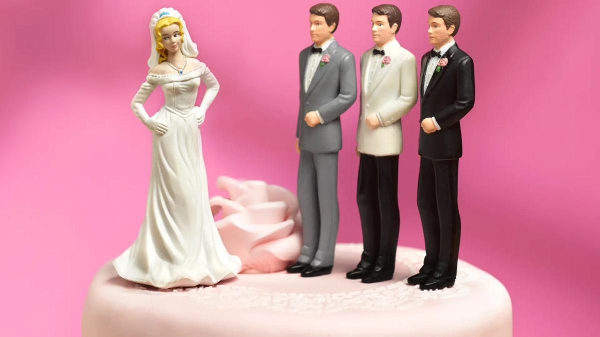 ¿Dicen sí a bodas poliamorosas? Analizan permitir uniones entre más de 2 personas en México