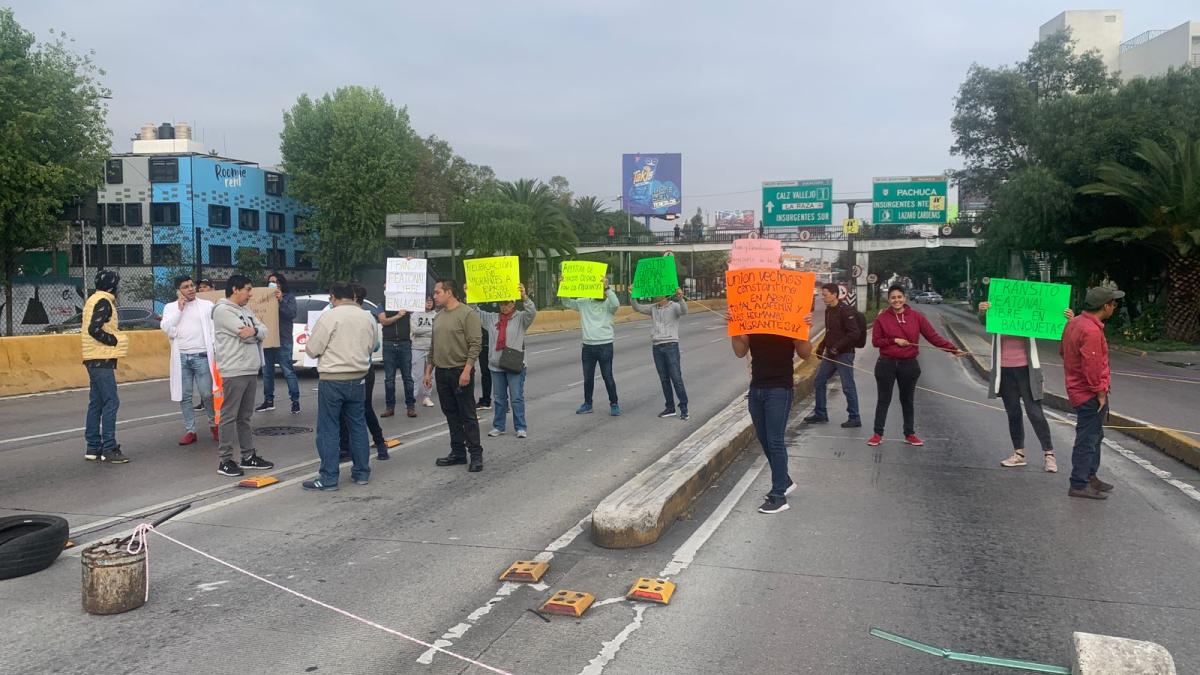 Manifestantes bloquean Circuito Interior y provocan ‘caos’; exigen reubicación de migrantes