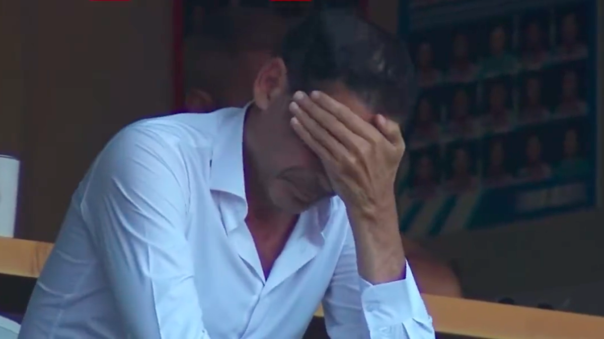 VIDEO: Fernando Hierro y la reacción de preocupación tras ver en vivo a las Chivas