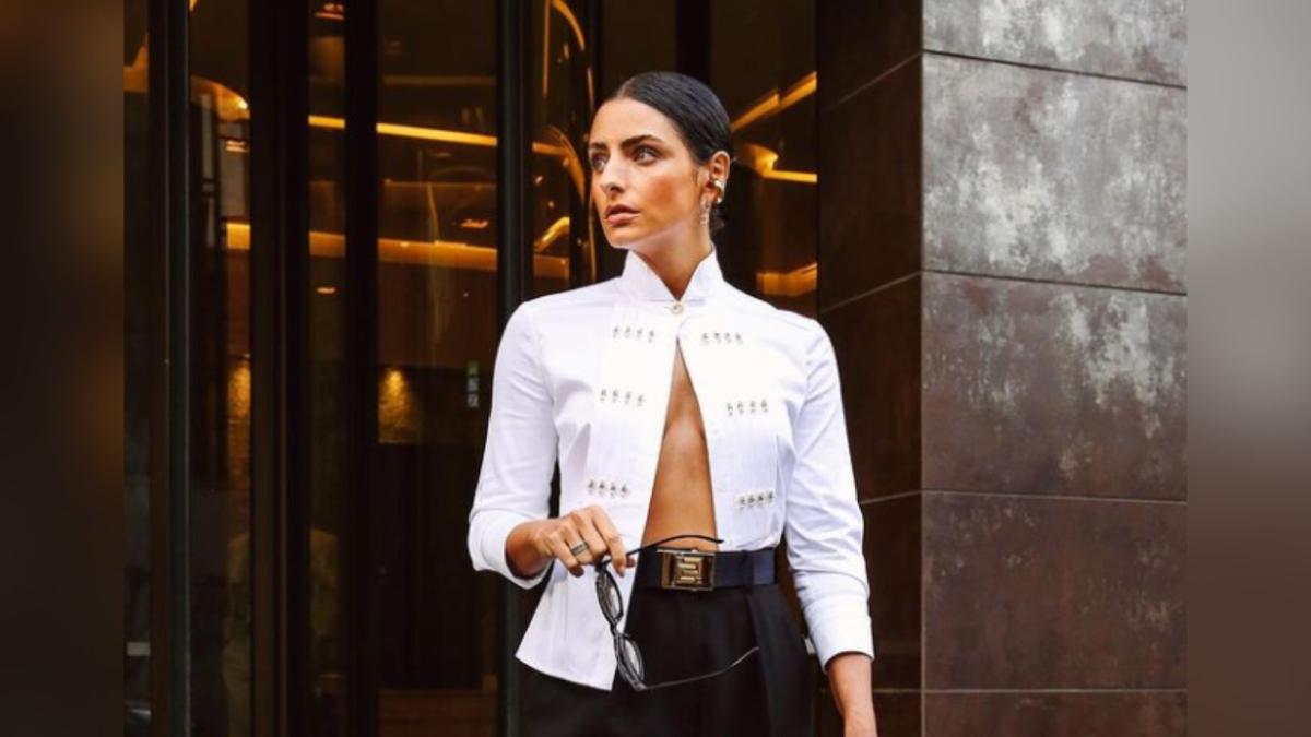 Critican a Aislinn Derbez en redes sociales por atrevido atuendo en la Fashion Week de Milán