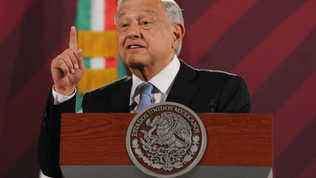 Gobierno empeñado en conocer la verdad de Ayotzinapa, 'nos crean o no' los padres: AMLO