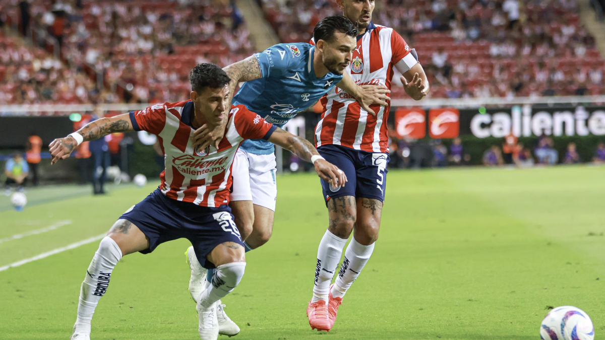 Chivas reacciona tras resolución de FMF a favor de Mazatlán y lanza amenaza