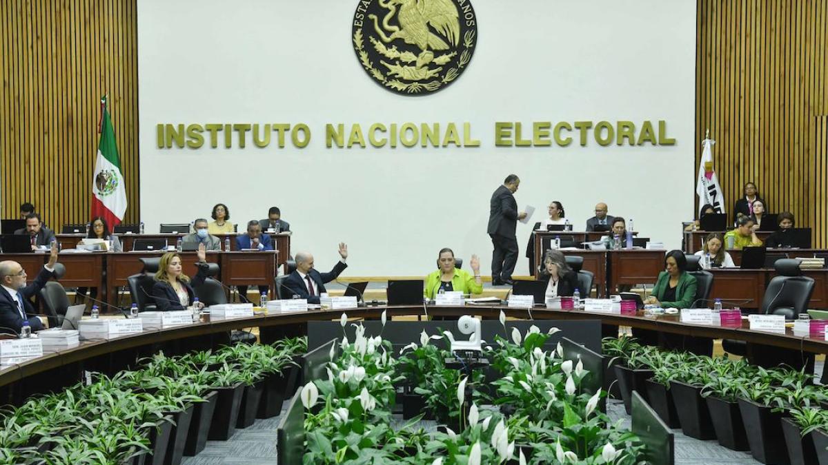 INE confirma tope de 660.9 mdp a presidenciables