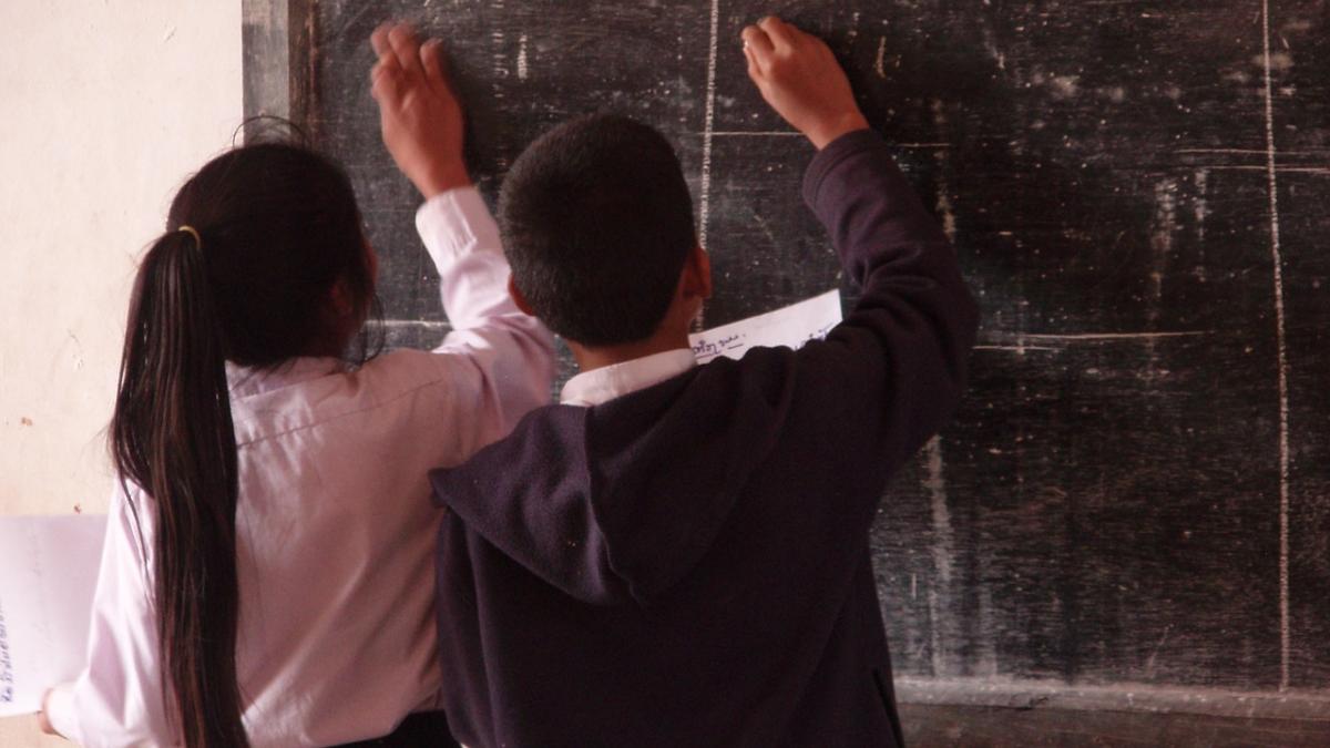 Extienden horario de clases para alumnos de la primaria y secundaria en este estado