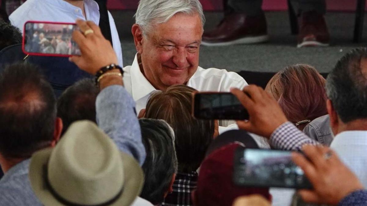 No se me ha ‘subido’ el poder, sabemos a dónde vamos, afirma AMLO en Texcoco