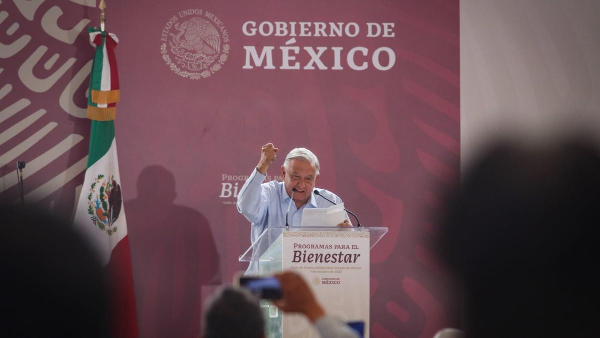 No van a poder regresar, advierte AMLO a opositores; 'se acabó la robadera', dijo