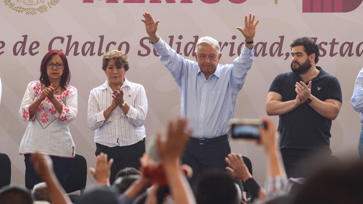 “Se acabó la robadera”, dice AMLO a oposición