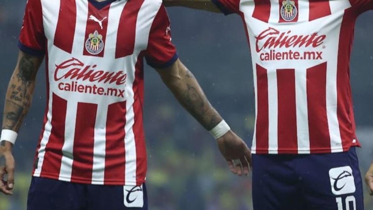 Chivas: Conoce la millonada que el Rebaño tendría que pagarle a Alexis Vega y Chicote Calderón para sacarlos del equipo