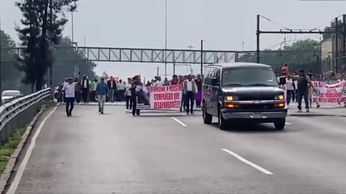 ¡Otra vez! Transportistas bloquean Calzada Ignacio Zaragoza; marchan hacia el Zócalo