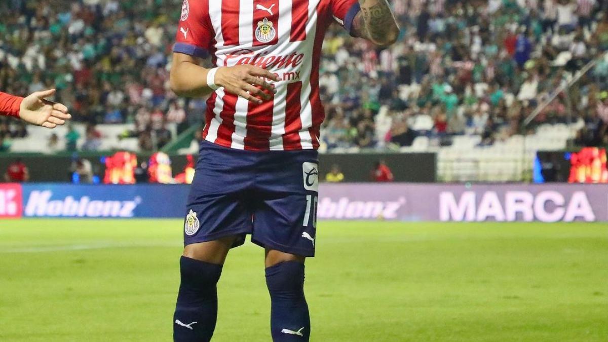 CHIVAS: Alexis Vega reaparece en redes sociales, pero no es el mensaje que la afición quería leer