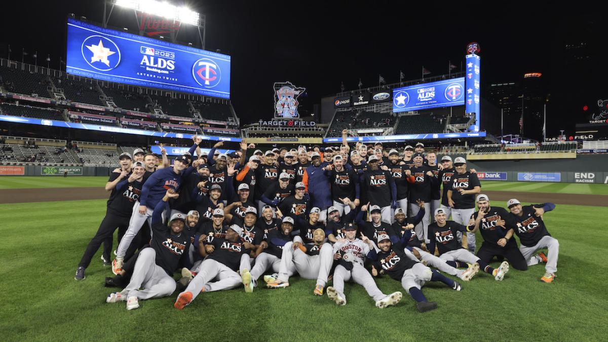 Astros busca bicampeonato de mano del mexicano Urquidy