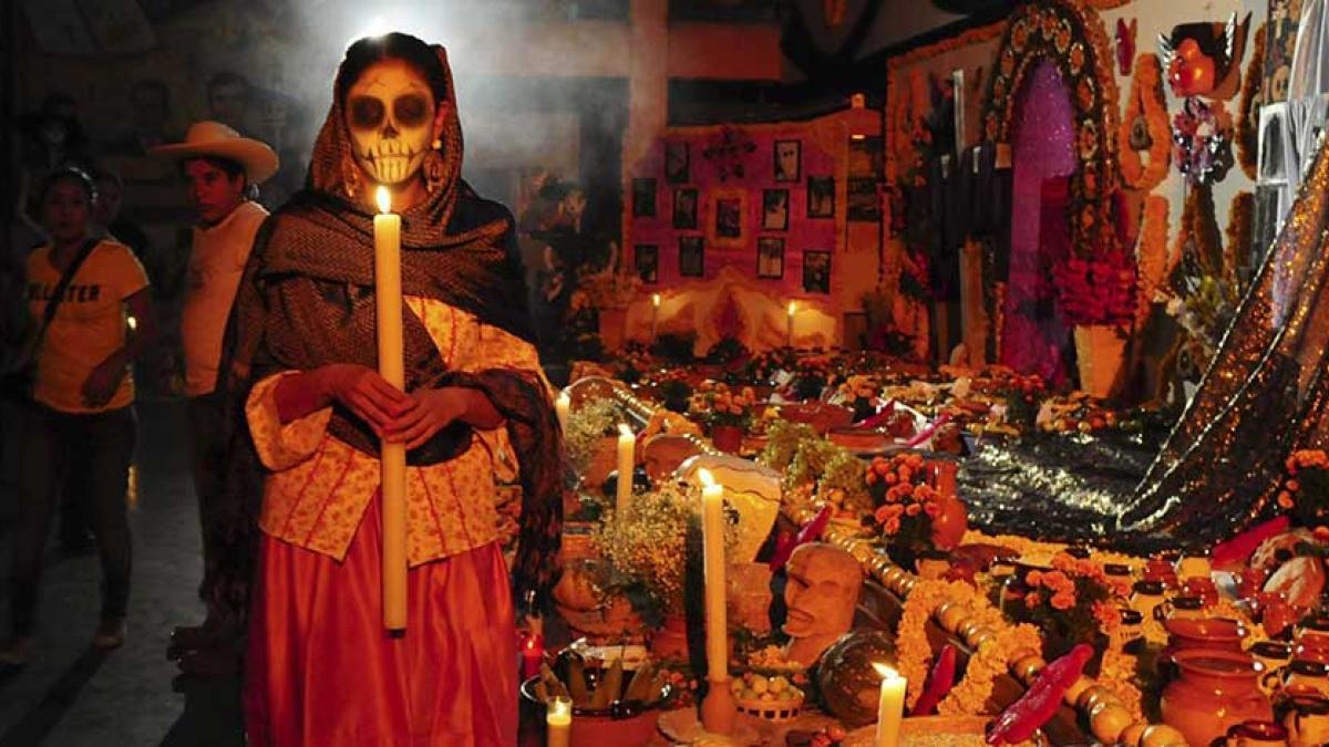 Ofrenda para el Día de Muertos: Este es el significado de las veladoras