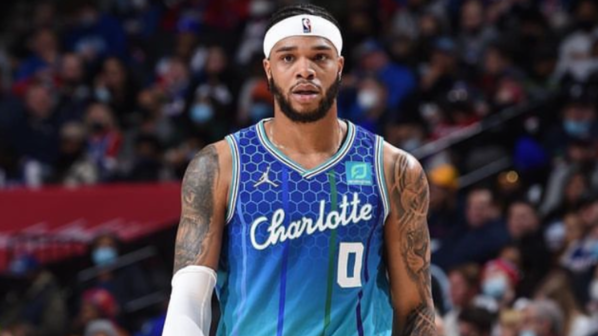 NBA: Jugador de los Charlotte Hornets es arrestado por arrojar bolas de billar al auto de su expareja