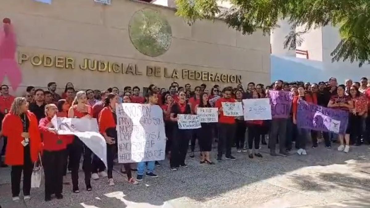 Protestan trabajadores del Poder Judicial contra desaparición de fideicomisos