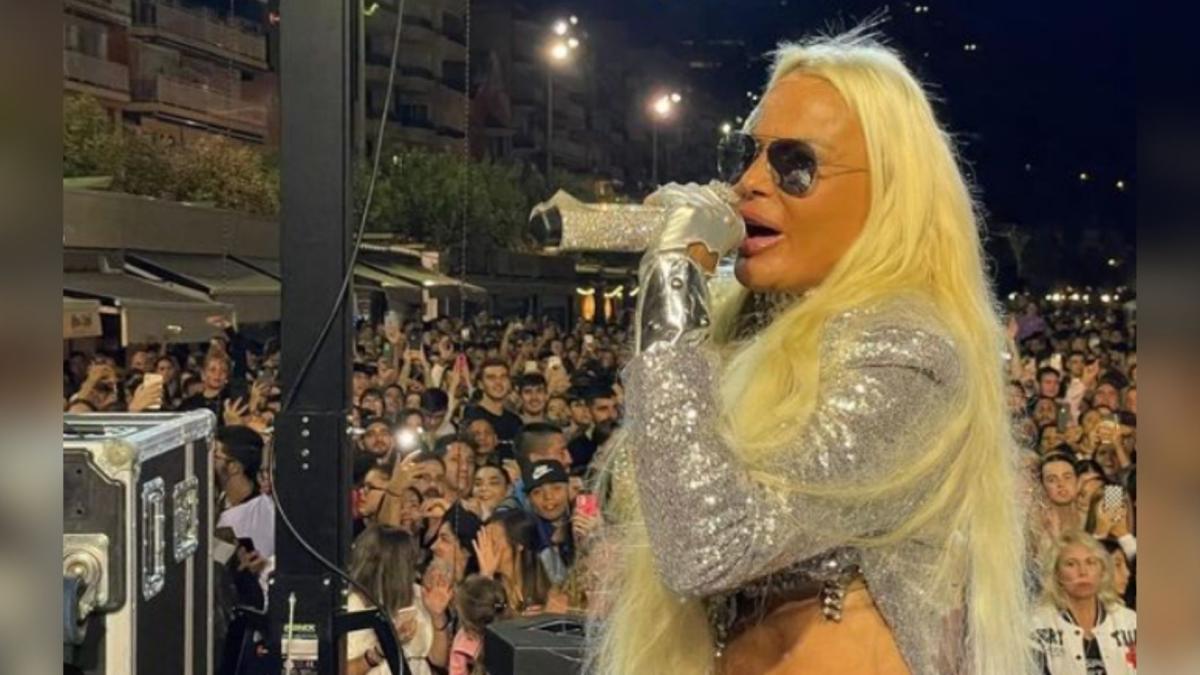 Leticia Sabater, cantante española, es víctima de acoso sexual en pleno concierto