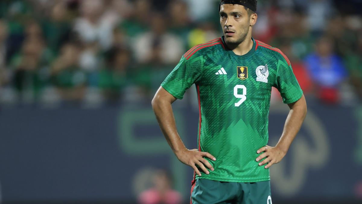 VIDEO: Raúl Jiménez marca un gol nunca antes visto y que es viral en todas las redes... pero fue en entrenamiento