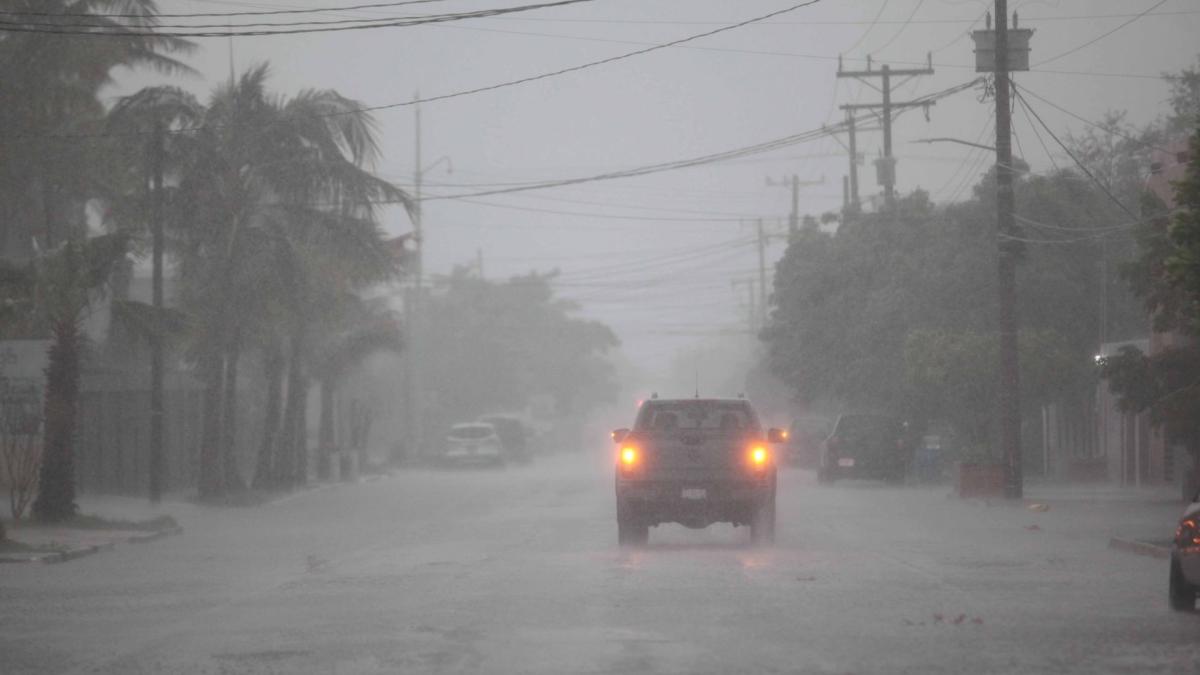 Daños menores en BCS por paso y debilitamiento de huracán ‘Norma’, informa gobernador