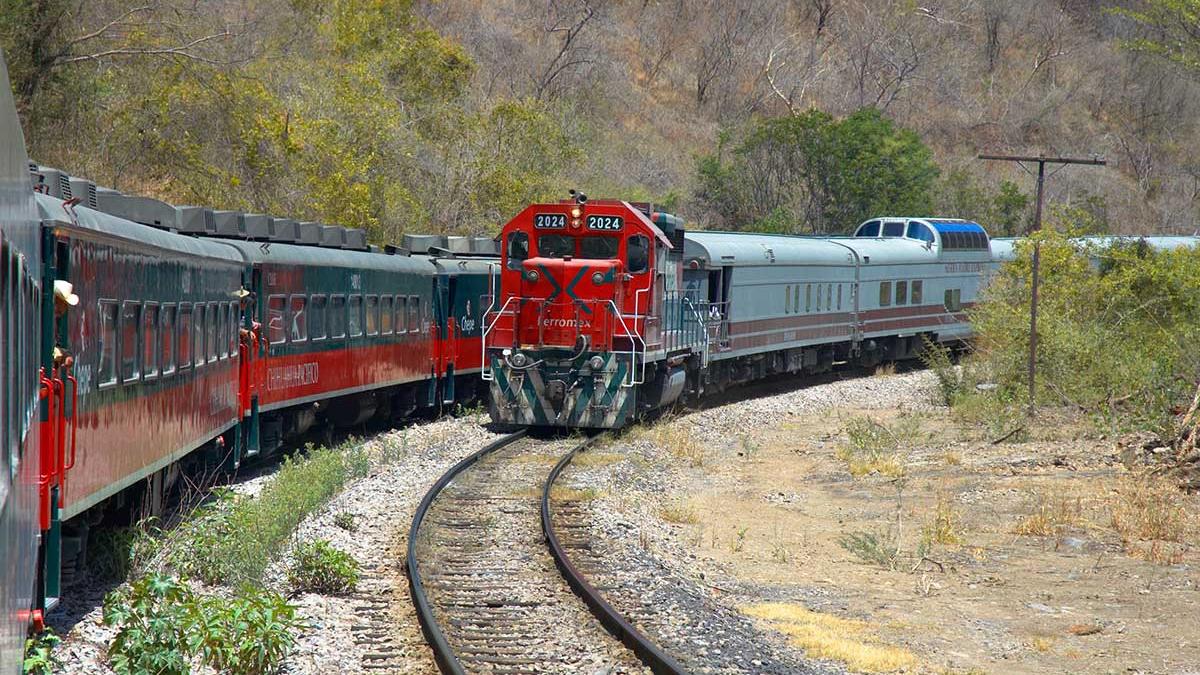 Comisiones del Senado avalan reforma de vías férreas para trenes de pasajeros