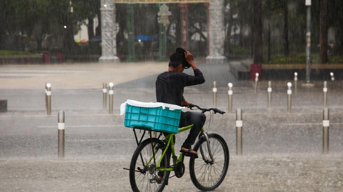 Seguirán lluvias fuertes en 7 entidades; Conagua vigila nuevo sistema tropical