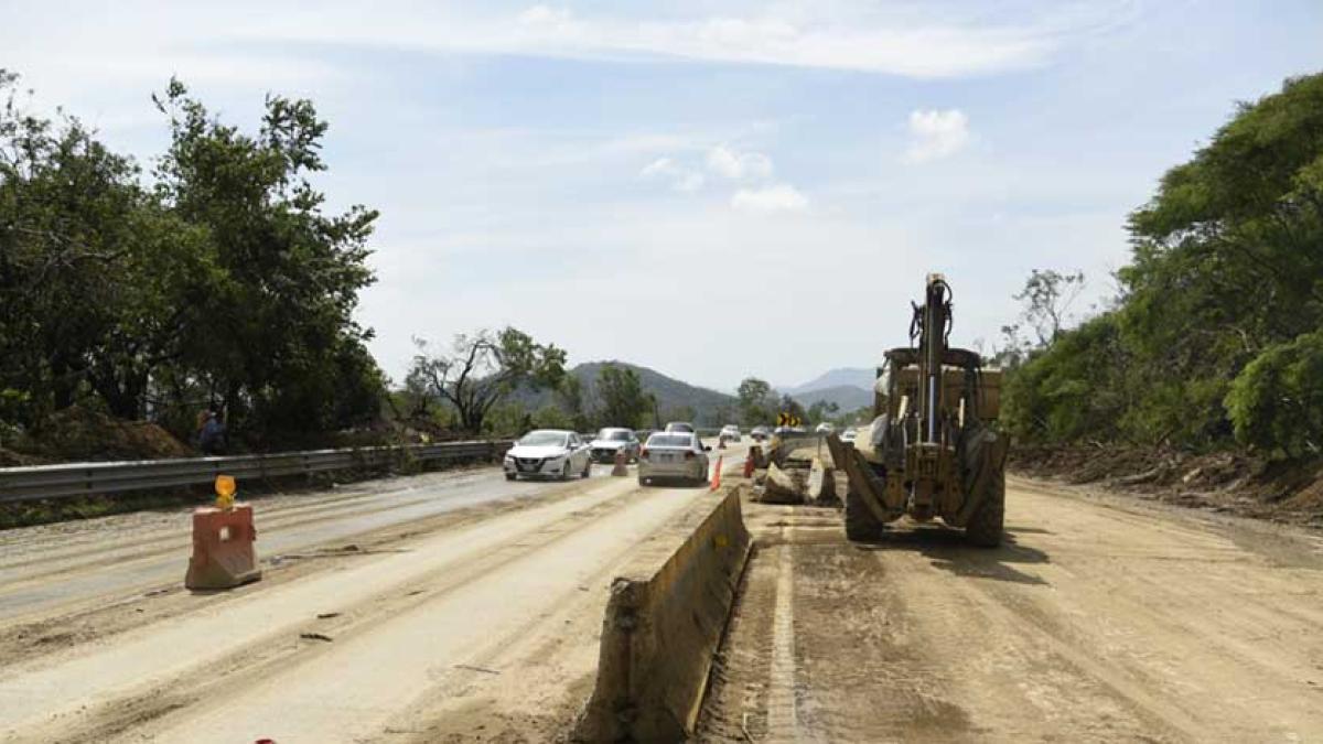 Continúa SICT en el restablecimiento de la infraestructura carretera de Guerrero afectada por 'Otis'