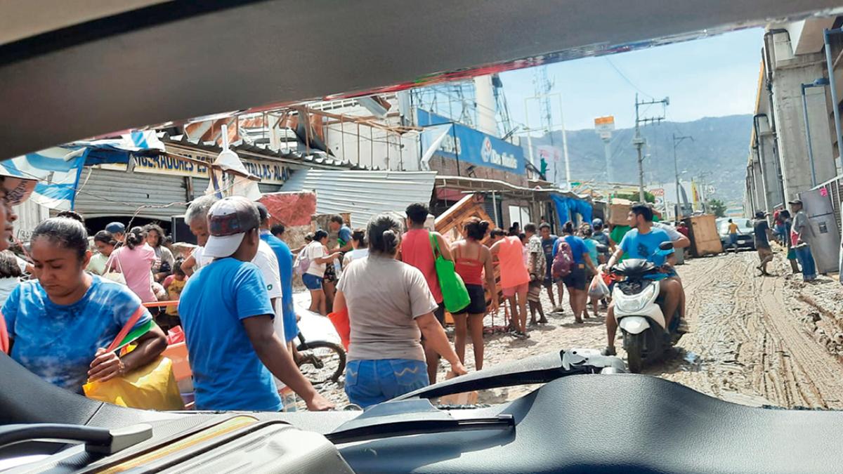 Crece solidaridad para Acapulco, pero afectados piden acelerar ayuda