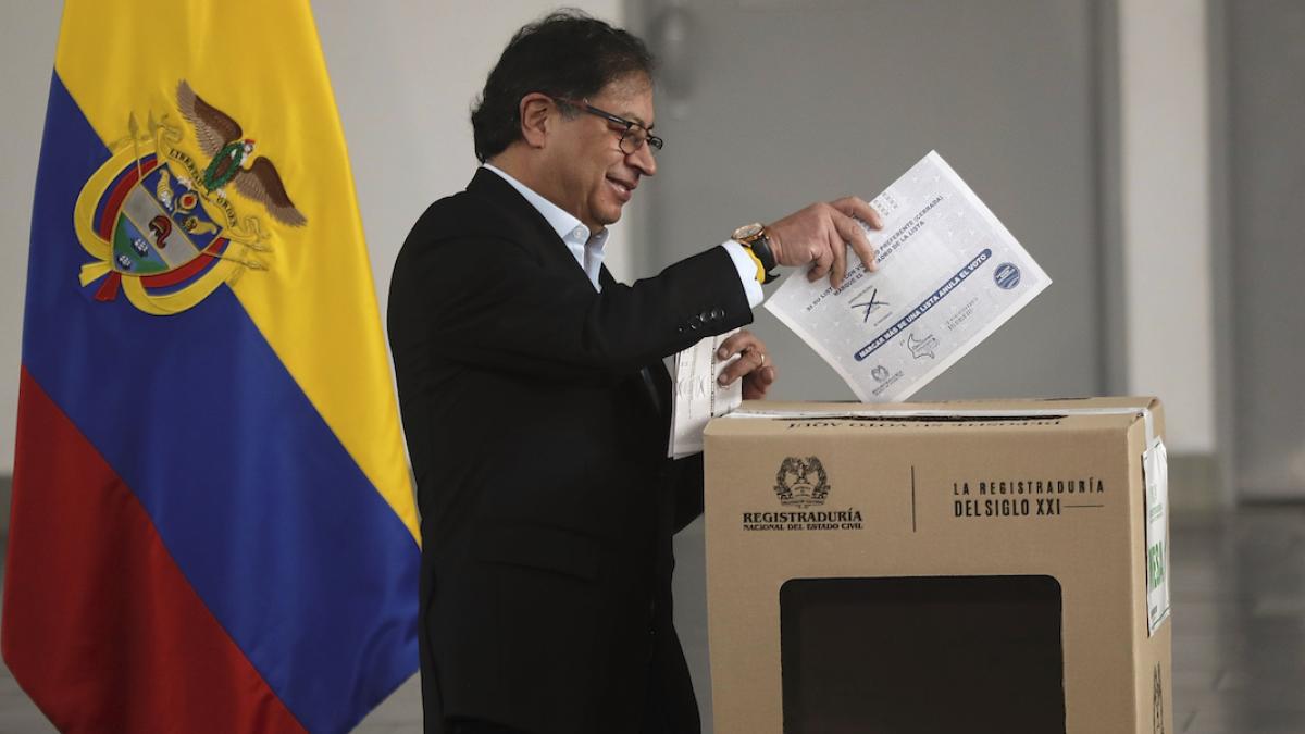 Petro pierde fuerza en Bogotá y regiones clave