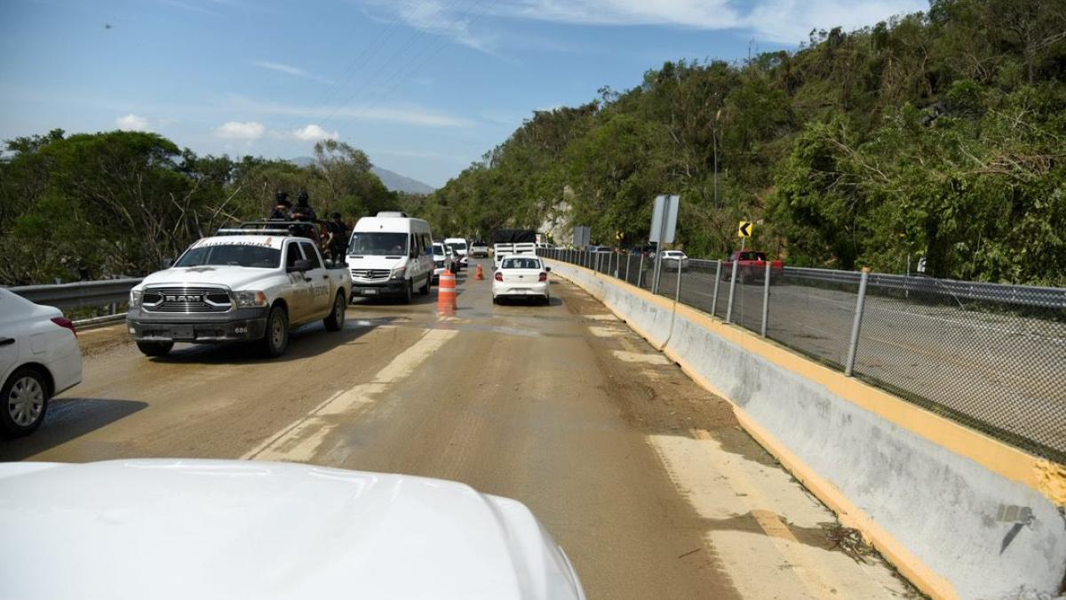 SICT rehabilita 23 puntos carreteros de Guerrero