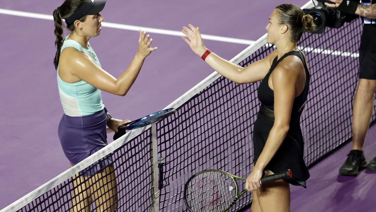 WTA Finals Cancún 2023: Jessica Pegula vence a Aryna Sabalenka y se acerca a la semifinales