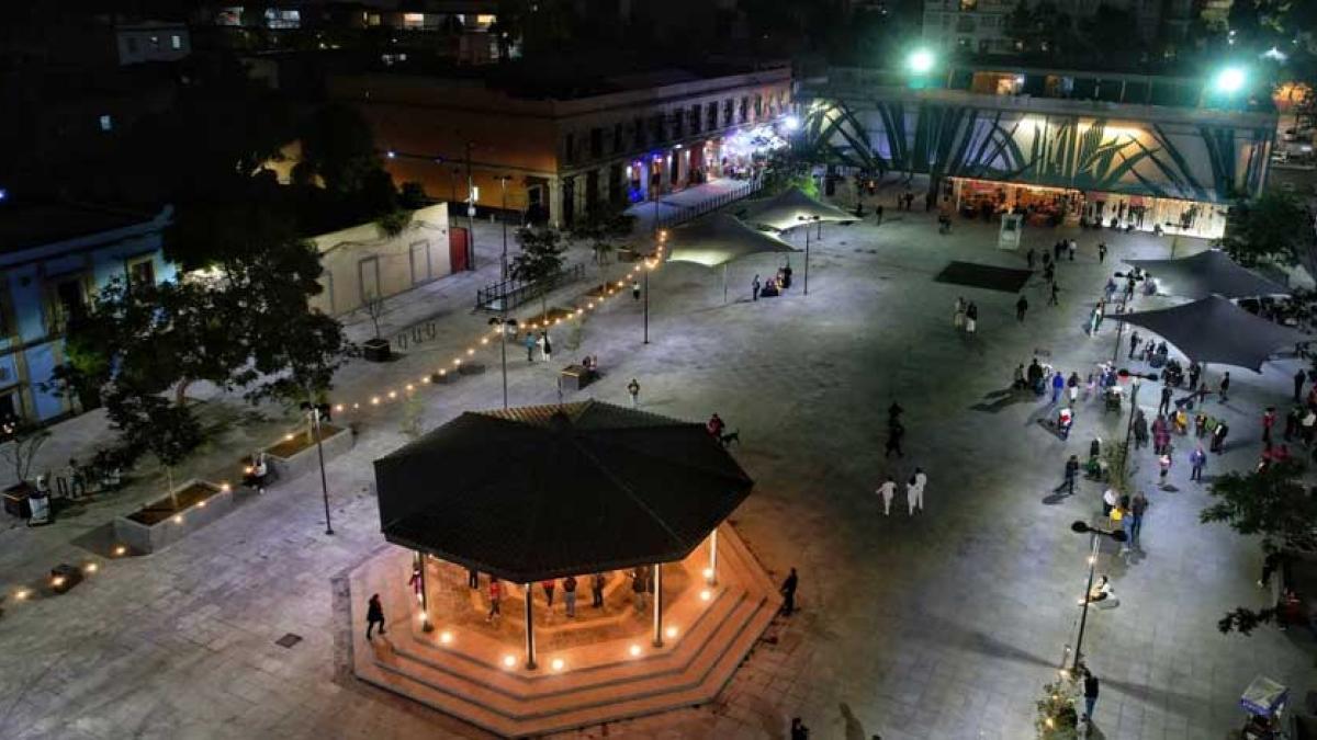 Así luce esta noche la Plaza Garibaldi en CDMX tras su remodelación