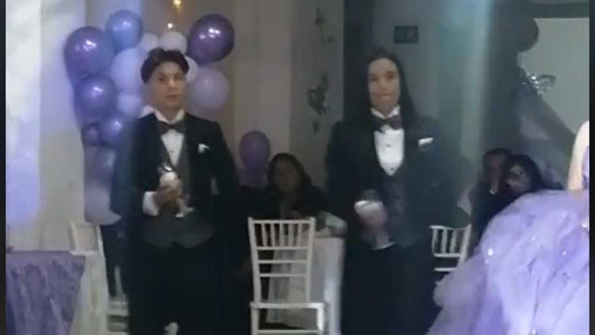 Madre se pone el frac para bailar con su hija quinceañera porque chambelanes quedaron mal a última hora│ VIDEO