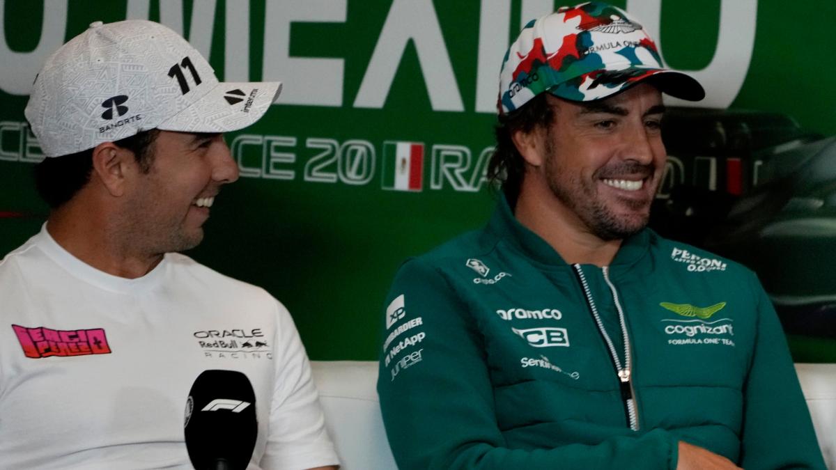 F1: La foto que le dio la vuelta al mundo entre Checo Pérez y Fernando Alonso; el halago del español es sorprendente